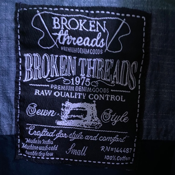 Button up - Picture 3 of 3